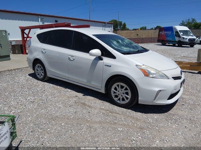 TOYOTA PRIUS V 2013