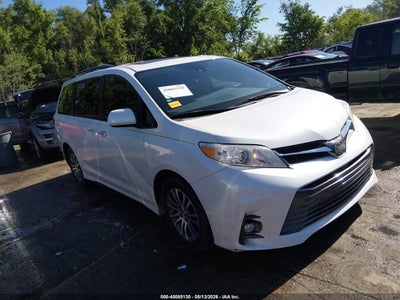 TOYOTA SIENNA 2018
