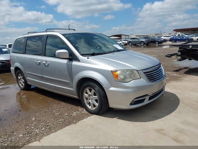 CHRYSLER TOWN & COUNTRY 2012