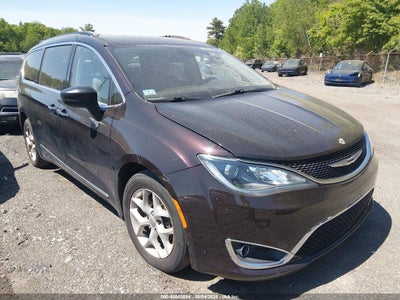 CHRYSLER PACIFICA 2017
