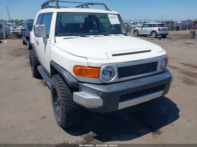 TOYOTA FJ CRUISER 2013