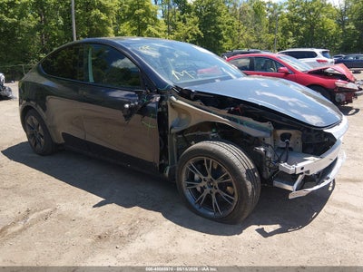 TESLA MODEL Y 2025
