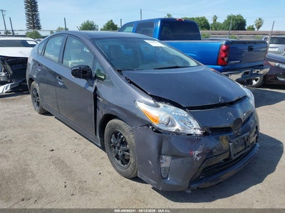 TOYOTA PRIUS 2014