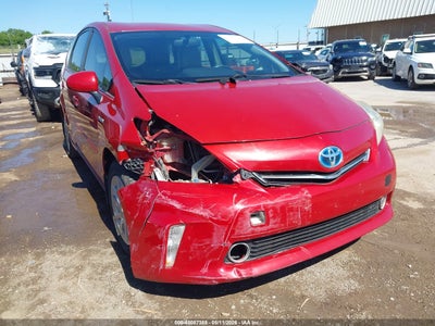 TOYOTA PRIUS V 2013