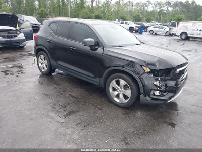 VOLVO XC40 2020
