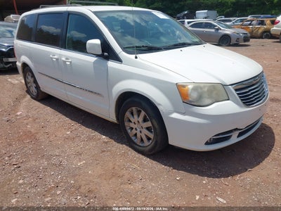 CHRYSLER TOWN & COUNTRY 2013