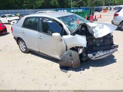 NISSAN VERSA 2011