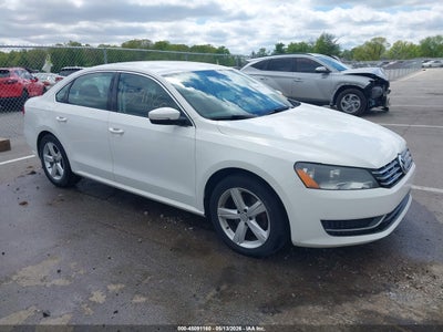 VOLKSWAGEN PASSAT 2013