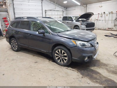 SUBARU OUTBACK 2016