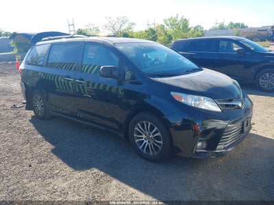 TOYOTA SIENNA 2019
