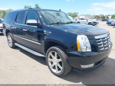 CADILLAC ESCALADE ESV 2011