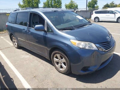 TOYOTA SIENNA 2015