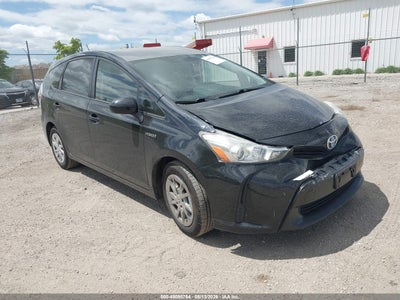 TOYOTA PRIUS V 2015