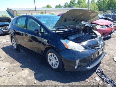 TOYOTA PRIUS V 2013