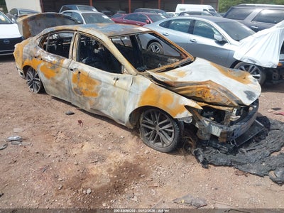 TOYOTA CAMRY 2025