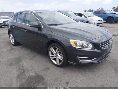 VOLVO V60 2015