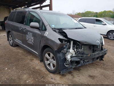 TOYOTA SIENNA 2017