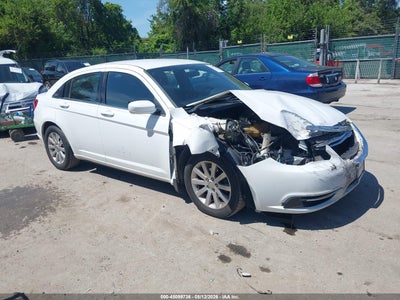 CHRYSLER 200 2013