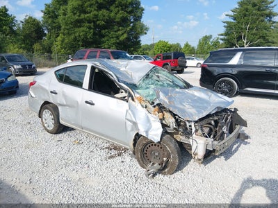 NISSAN VERSA 2017
