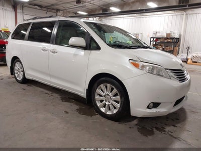 TOYOTA SIENNA 2011