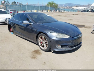 TESLA MODEL S 2015
