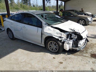 TOYOTA PRIUS 2016