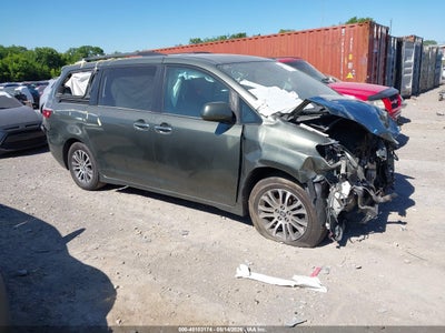 TOYOTA SIENNA 2019