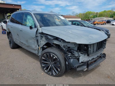 VOLVO XC90 PLUG-IN HYBRID 2025
