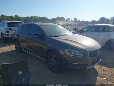 VOLVO V60 CROSS COUNTRY 2015