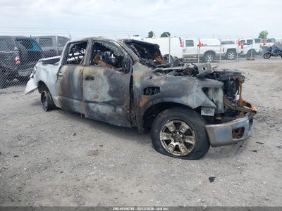 NISSAN TITAN 2017