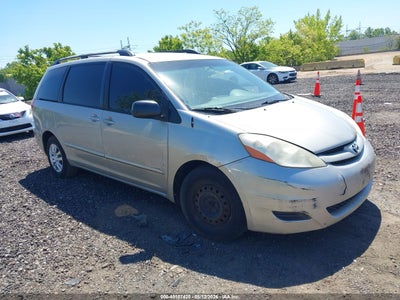 TOYOTA SIENNA 2009