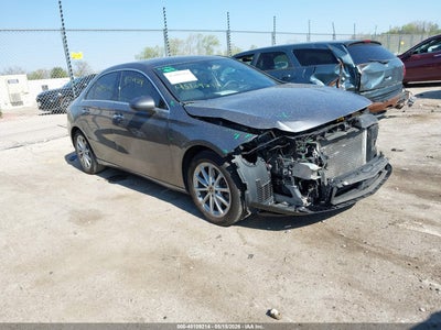 MERCEDES-BENZ A 220 2021