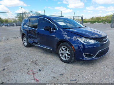 CHRYSLER PACIFICA 2017