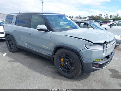 RIVIAN R1S 2023
