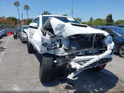 TOYOTA TACOMA 2017
