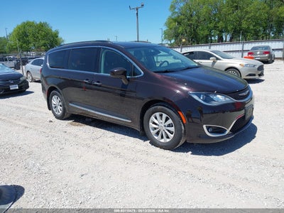 CHRYSLER PACIFICA 2017