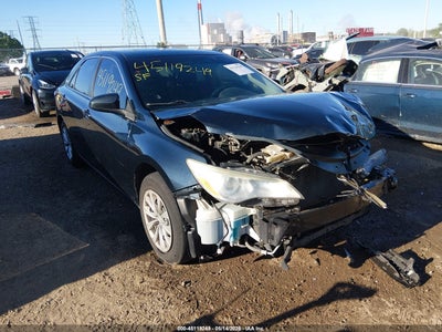 TOYOTA CAMRY 2015