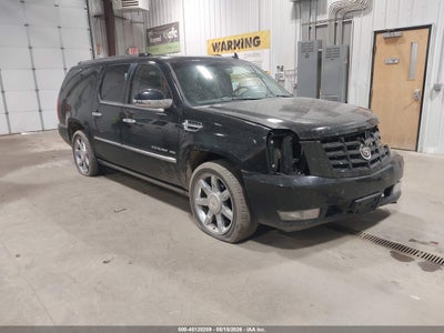CADILLAC ESCALADE ESV 2011