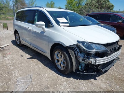 CHRYSLER PACIFICA 2017