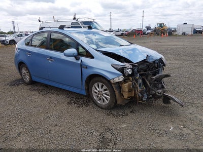 TOYOTA PRIUS PLUG-IN 2014