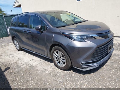 TOYOTA SIENNA 2024