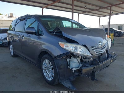 TOYOTA SIENNA 2013