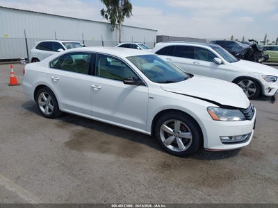 VOLKSWAGEN PASSAT 2015