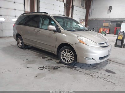 TOYOTA SIENNA 2010