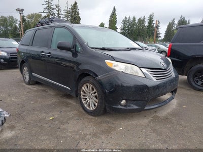 TOYOTA SIENNA 2016