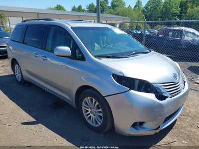 TOYOTA SIENNA 2011
