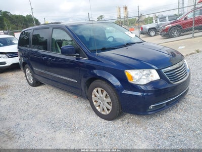 CHRYSLER TOWN & COUNTRY 2016