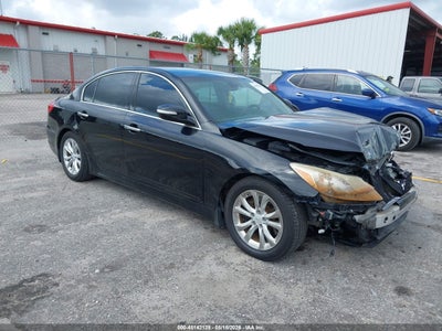HYUNDAI GENESIS 2013