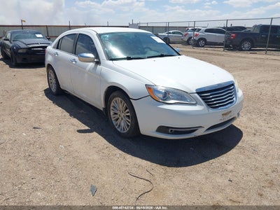 CHRYSLER 200 2011