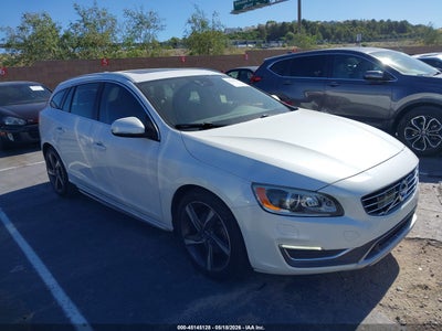 VOLVO V60 2015